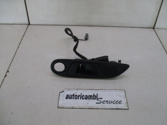 NOTRANJA KLJUKA  OEM N. 8A61-A22601 ORIGINAL REZERVNI DEL FORD FIESTA CB1 CNN MK6 (09/2008 - 11/2012) BENZINA/GPL LETNIK 2008