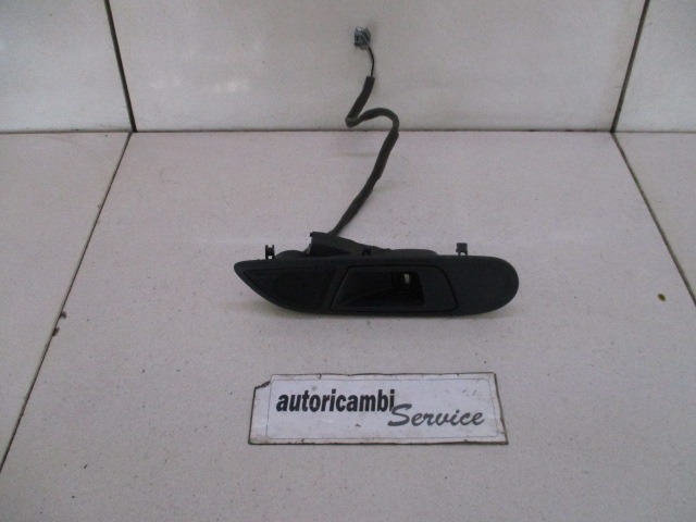 NOTRANJA KLJUKA  OEM N. 8A61-A22600 ORIGINAL REZERVNI DEL FORD FIESTA CB1 CNN MK6 (09/2008 - 11/2012) BENZINA/GPL LETNIK 2008