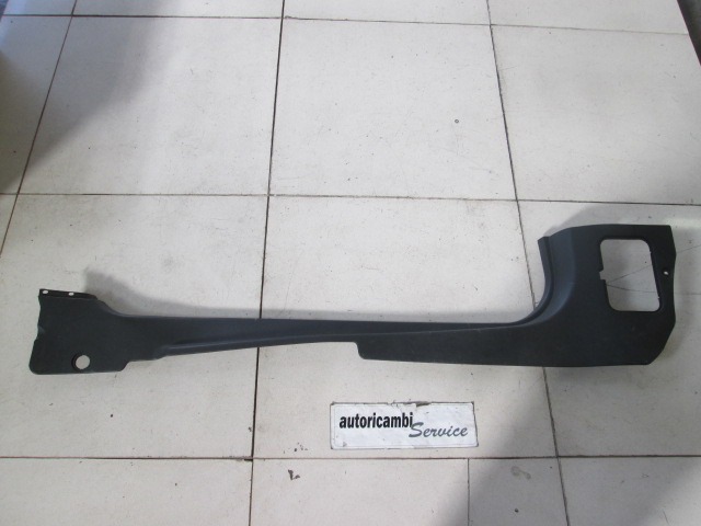 NOTRANJA OBLOGA PRAGA  OEM N. 51437139079 ORIGINAL REZERVNI DEL MINI ONE / COOPER / COOPER S R50 R52 R53 (2001-2006) DIESEL LETNIK 2006