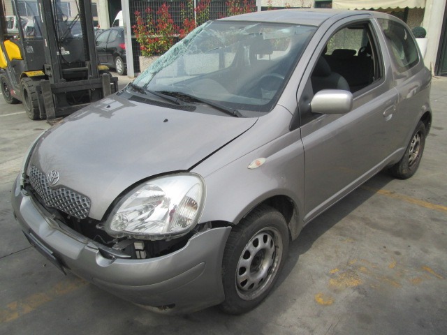 TOYOTA YARIS 1.4 D 5M 3P 55KW (2005) RICAMBI IN MAGAZZINO 