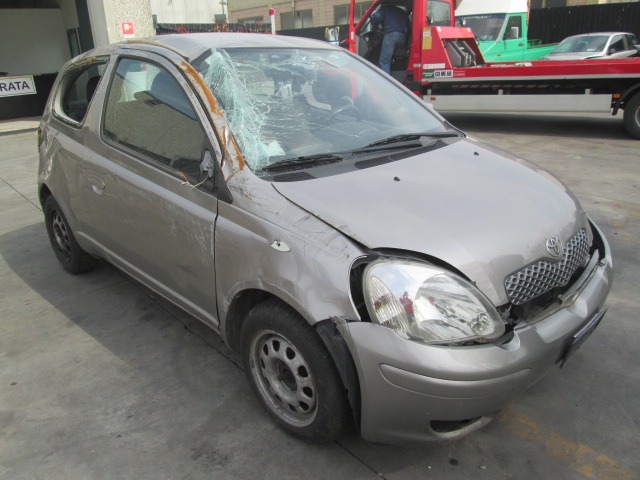 TOYOTA YARIS 1.4 D 5M 3P 55KW (2005) RICAMBI IN MAGAZZINO 