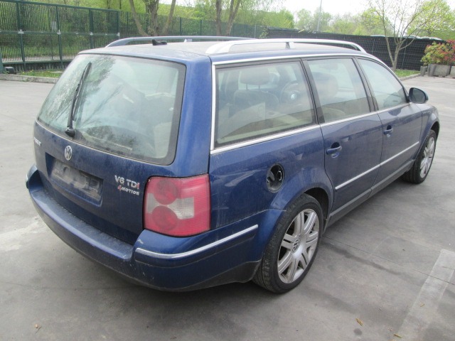 VOLKSWAGEN PASSAT SW 2.5 D 132KW AUT 5P (2004) RICAMBI IN MAGAZZINO 