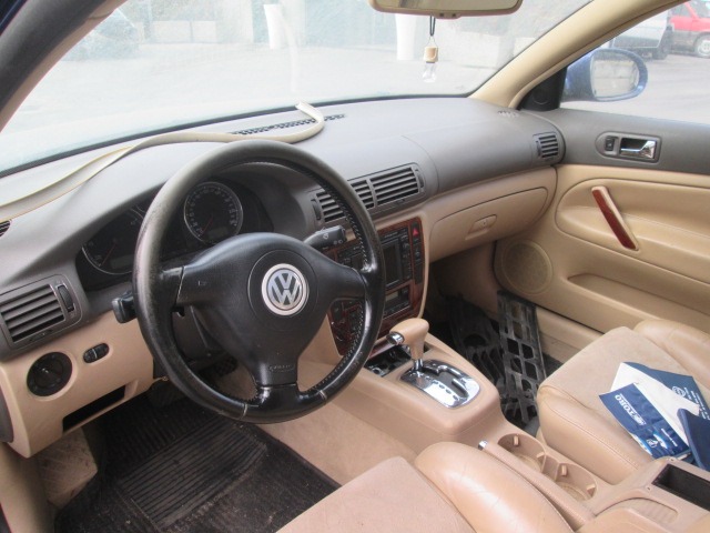 VOLKSWAGEN PASSAT SW 2.5 D 132KW AUT 5P (2004) RICAMBI IN MAGAZZINO 