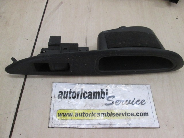 ZADNJE STIKALO OEM N. 82961AV760 ORIGINAL REZERVNI DEL NISSAN PRIMERA P12E (01/2002 - 10/2006) DIESEL LETNIK 2002