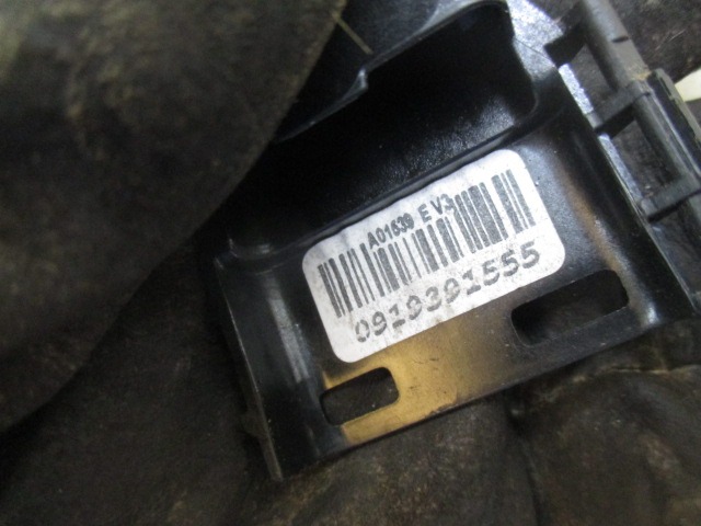 CENTRALNO ZAKLEPANJE ZADNJIH DESNIH VRAT OEM N. 2115909 ORIGINAL REZERVNI DEL PEUGEOT 308 4A 4B 4C 4E 4H MK1 BER/SW/CC (2007 - 2013) DIESEL LETNIK 2009