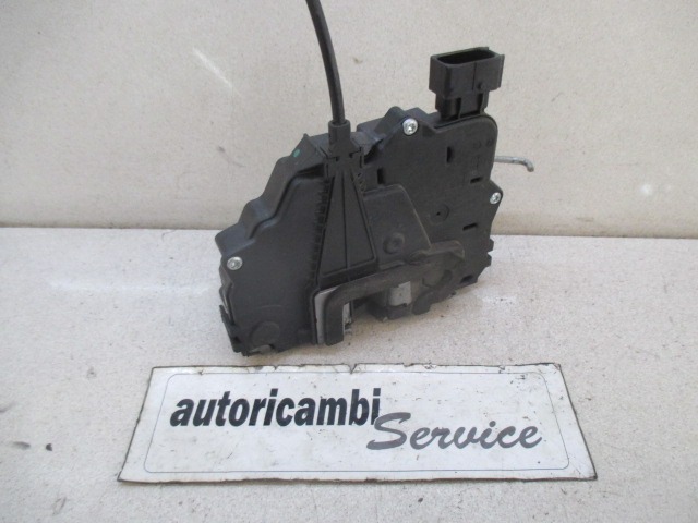 CENTRALNI ZAKLEP SPREDNJIH VRAT  OEM N. 55701964 ORIGINAL REZERVNI DEL FIAT GRANDE PUNTO 199 (2005 - 2012) DIESEL LETNIK 2006