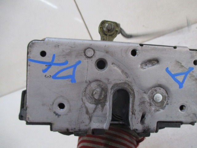 CENTRALNI ZAKLEP SPREDNJIH VRAT  OEM N. 55701964 ORIGINAL REZERVNI DEL FIAT GRANDE PUNTO 199 (2005 - 2012) DIESEL LETNIK 2006