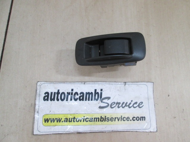 ZADNJE STIKALO OEM N. 84801CF030 ORIGINAL REZERVNI DEL TOYOTA COROLLA VERSO ZER ZZE12 R1 (2004 - 2009) BENZINA LETNIK 2006