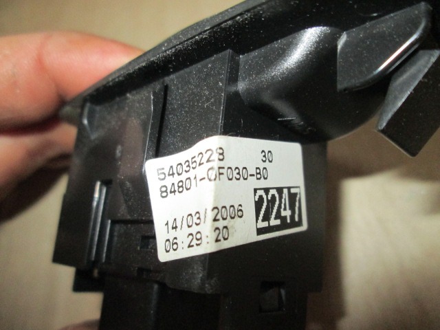 ZADNJE STIKALO OEM N. 84801CF030 ORIGINAL REZERVNI DEL TOYOTA COROLLA VERSO ZER ZZE12 R1 (2004 - 2009) BENZINA LETNIK 2006