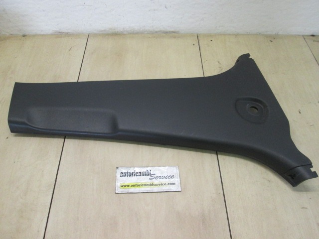 6241342040 RIVESTIMENTO MONTANTE CENTRALE INFERIORE LATO DESTRO TOYOTA RAV4 2.2 D 6M 5P 100KW (2008) RICAMBIO USATO