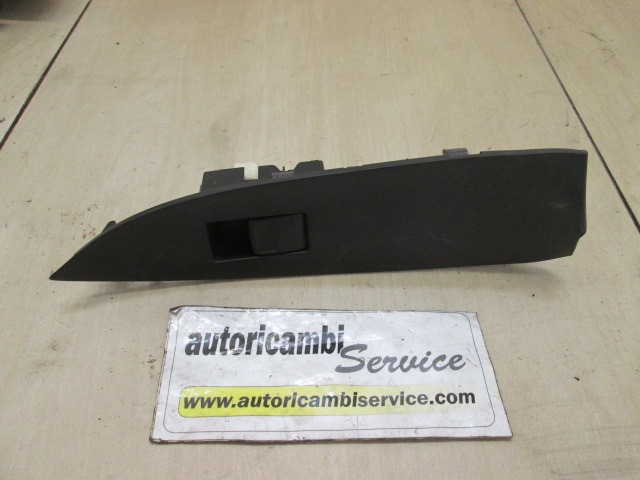 ZADNJE STIKALO OEM N. 7427142010 ORIGINAL REZERVNI DEL TOYOTA RAV 4 A3 MK3 (2006 - 03/2009) DIESEL LETNIK 2008