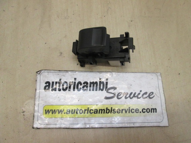 ZADNJE STIKALO OEM N. 8481052030 ORIGINAL REZERVNI DEL TOYOTA RAV 4 A3 MK3 (2006 - 03/2009) DIESEL LETNIK 2008