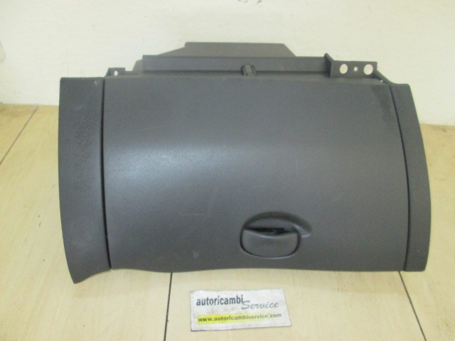 PREDAL ZA DOKUMENTE OEM N. 68520JY40A ORIGINAL REZERVNI DEL RENAULT KOLEOS HY MK1 (2008 - 2011) DIESEL LETNIK 2010