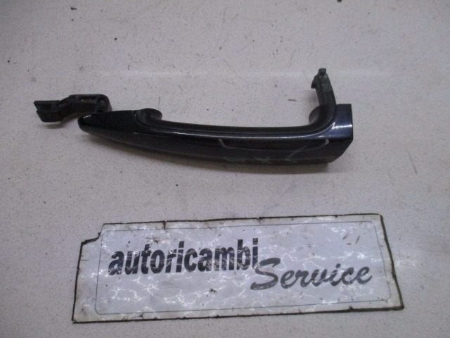 ZUNANJA KLJUKA SPREDNJA LEVA VRATA OEM N. 51217060651 ORIGINAL REZERVNI DEL BMW SERIE 1 BER/COUPE/CABRIO E81/E82/E87/E88 (2003 - 2007) BENZINA LETNIK 2005