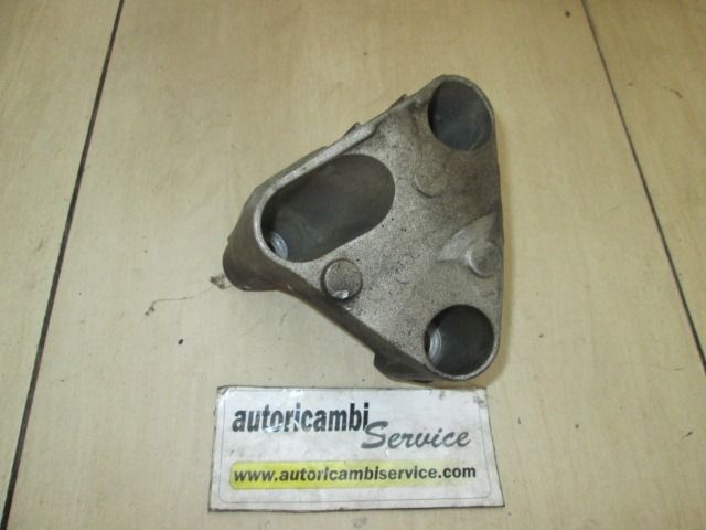 NOSILCI MOTORJA/DRUGO OEM N. 8200477151 ORIGINAL REZERVNI DEL RENAULT CLIO BR0//1 CR0/1 KR0/1 MK3 (2005 - 05/2009) DIESEL LETNIK 2006