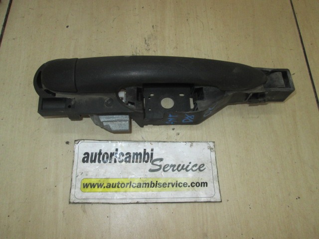 ZUNANJA KLJUKA SPREDNJA DESNA VRATA OEM N. 7701475753 ORIGINAL REZERVNI DEL RENAULT CLIO BR0//1 CR0/1 KR0/1 MK3 (2005 - 05/2009) DIESEL LETNIK 2006