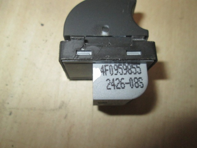 ZADNJE STIKALO OEM N. 4F0959855 ORIGINAL REZERVNI DEL AUDI A3 MK2 8P 8PA 8P1 (2003 - 2008)DIESEL LETNIK 2006