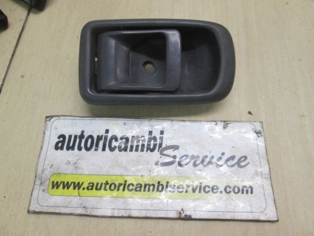 NOTRANJA KLJUKA  OEM N. 6927020000000 ORIGINAL REZERVNI DEL DAIHATSU TERIOS J100 MK1 (1997 - 2005) BENZINA LETNIK 1998