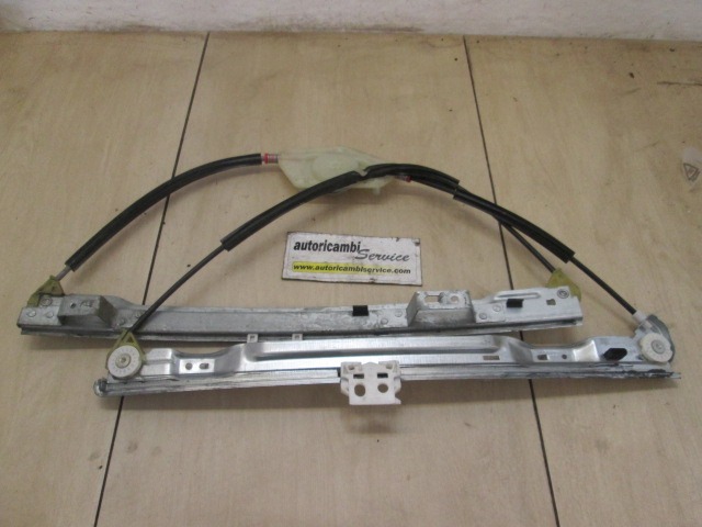 MEHANIZEM VETROBRANSKEGA STEKLA PREDNJIH VRAT OEM N. 9221CV ORIGINAL REZERVNI DEL CITROEN C4 PICASSO/GRAND PICASSO MK1 (2006 - 08/2013) DIESEL LETNIK 2009