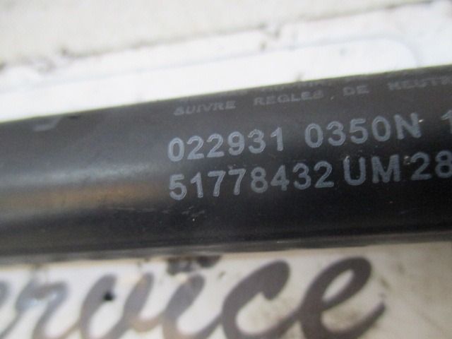 AMORTIZERJI PRTLJAZNIH VRAT  OEM N. 51778432 ORIGINAL REZERVNI DEL FIAT GRANDE PUNTO 199 (2005 - 2012) DIESEL LETNIK 2009