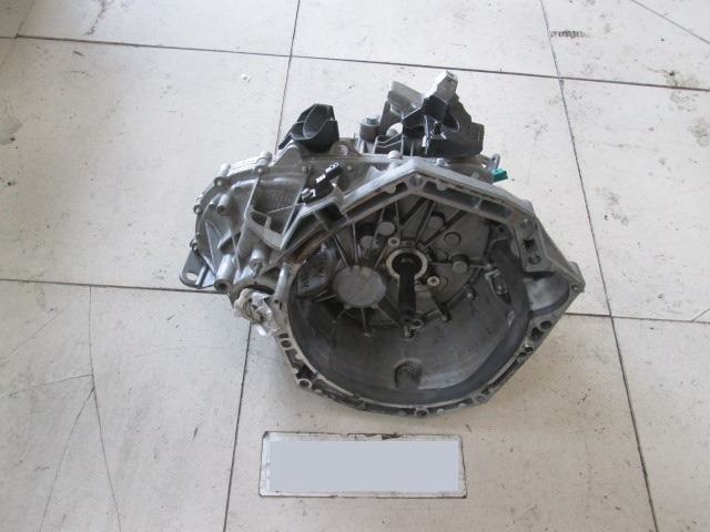 ROCNI MENJALNIK OEM N. 29956 Cambio meccanico ORIGINAL REZERVNI DEL RENAULT MEGANE MK3 BZ0/1 B3 DZ0/1 KZ0/1 BER/SPORTOUR/ESTATE (2009 - 2015) DIESEL LETNIK 2010