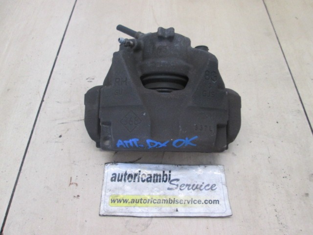 SPREDNJE DESNE ZAVORNE CELJUSTI  OEM N. 410018218R ORIGINAL REZERVNI DEL RENAULT MEGANE MK3 BZ0/1 B3 DZ0/1 KZ0/1 BER/SPORTOUR/ESTATE (2009 - 2015) DIESEL LETNIK 2010