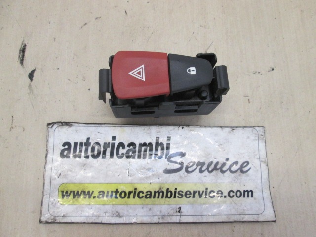 STIKALO VARNOSTNIH ZMIGAVCEV  OEM N. 88300000 ORIGINAL REZERVNI DEL RENAULT MEGANE MK3 BZ0/1 B3 DZ0/1 KZ0/1 BER/SPORTOUR/ESTATE (2009 - 2015) DIESEL LETNIK 2010