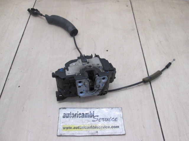 CENTRALNI ZAKLEP SPREDNJIH VRAT  OEM N. 805020001R ORIGINAL REZERVNI DEL RENAULT MEGANE MK3 BZ0/1 B3 DZ0/1 KZ0/1 BER/SPORTOUR/ESTATE (2009 - 2015) DIESEL LETNIK 2010