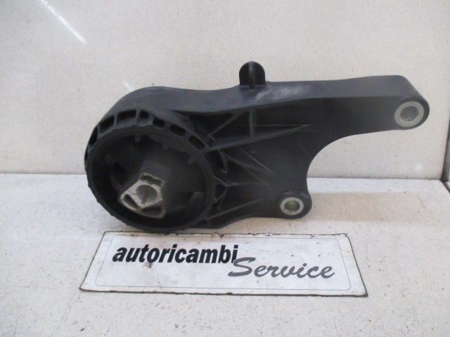 NOSILCI MOTORJA/DRUGO OEM N. 13248600 ORIGINAL REZERVNI DEL CHEVROLET CRUZE J300 J305 (2009 - 2019) DIESEL LETNIK 2013