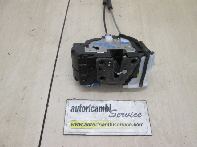 CENTRALNI ZAKLEP SPREDNJIH VRAT  OEM N. 813201J030LR ORIGINAL REZERVNI DEL HYUNDAI I20 PB PBT MK1 R (2012 - 2014) DIESEL LETNIK 2012