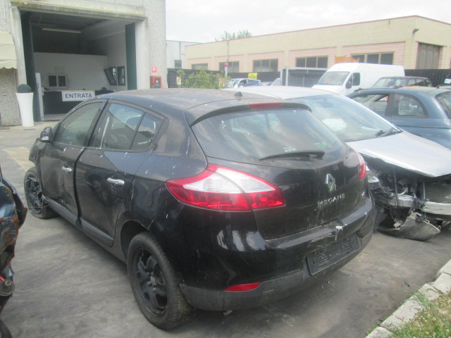 RENAULT MEGANE 1.5 D 81KW 6M 5P (2011) RICAMBI IN MAGAZZINO 