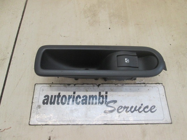 ZADNJE STIKALO OEM N. 156013870 ORIGINAL REZERVNI DEL RENAULT MEGANE MK2 BM0/1 CM0/1 EM0/1 KM0/1 LM0/1 BER/GRANDTOUR  (10/2002 - 02/2006) DIESEL LETNIK 2004