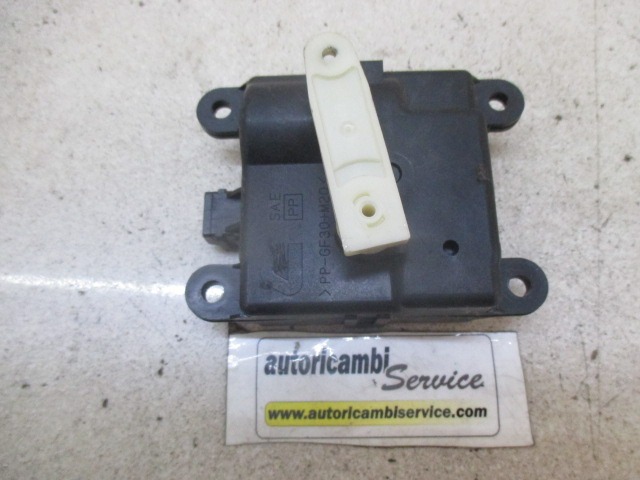 MOTORCEK OGREVANJA OEM N. 13282883 ORIGINAL REZERVNI DEL NISSAN X-TRAIL T30 (2001 - 08/2007) DIESEL LETNIK 2004