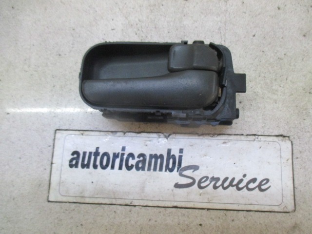 NOTRANJA KLJUKA  OEM N. 806708H602 ORIGINAL REZERVNI DEL NISSAN X-TRAIL T30 (2001 - 08/2007) DIESEL LETNIK 2004