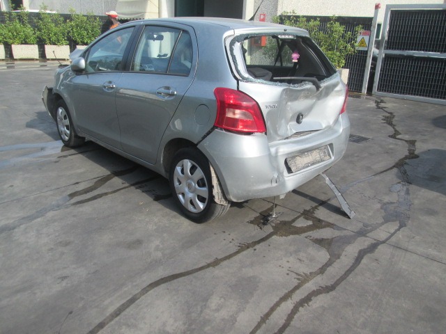 TOYOTA YARIS 1.0 B 5M 5P 51KW (2007) RICAMBI IN MAGAZZINO 