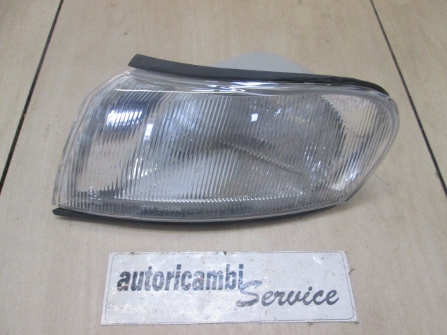 SPREDNJI INDIKATOR OEM N. 13656630 ORIGINAL REZERVNI DEL OPEL VECTRA B J96 BER/SW (1995 - 1999) DIESEL LETNIK 1997