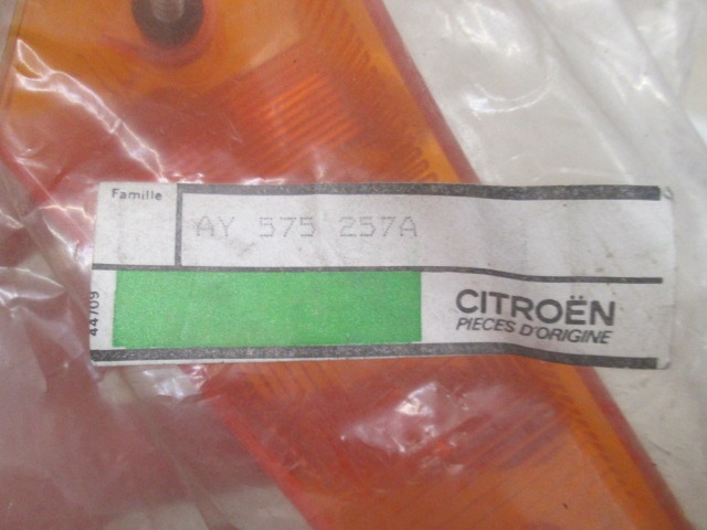 SPREDNJI INDIKATOR OEM N. AY575257A ORIGINAL REZERVNI DEL CITROEN DYANE (1967 - 1984)BENZINA LETNIK 1967