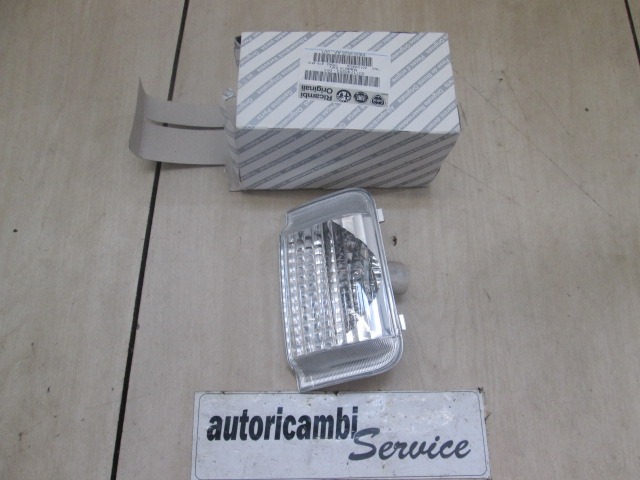 SPREDNJI INDIKATOR OEM N. 71748253 ORIGINAL REZERVNI DEL FIAT DUCATO 250 MK3 (2006 - 2014)DIESEL LETNIK 2006