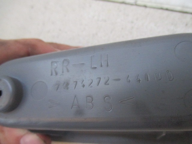 ZADNJE STIKALO OEM N. 7474272-44100 ORIGINAL REZERVNI DEL TOYOTA AVENSIS VERSO M2 (2001 - 2004) DIESEL LETNIK 2002