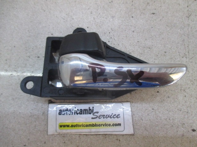 NOTRANJA KLJUKA  OEM N. 6920620180C0 ORIGINAL REZERVNI DEL TOYOTA AVENSIS VERSO M2 (2001 - 2004) DIESEL LETNIK 2002