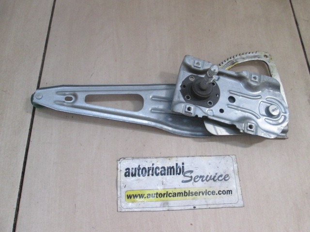 ROCNI SISTEM ZA DVIGOVANJE ZADNJEGA STEKLA  OEM N. 6983052180 ORIGINAL REZERVNI DEL TOYOTA YARIS P9 MK2 (01/2006 - 2009) BENZINA LETNIK 2007