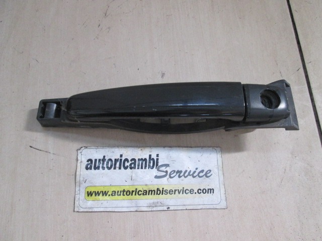 ZUNANJA KLJUKA SPREDNJA LEVA VRATA OEM N. 969640000000 ORIGINAL REZERVNI DEL PEUGEOT 307 3A/B/C/E/H BER/SW/CABRIO (2001 - 2009) DIESEL LETNIK 2002