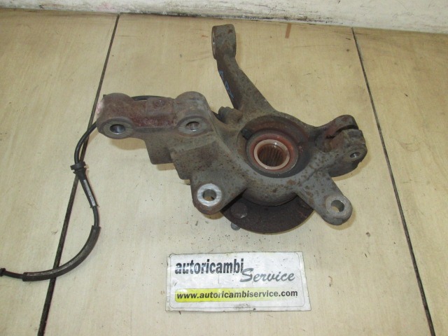 VRTLJIVI LEZAJ DESNO / PESTO KOLESA Z LEZAJEM SPREDAJ OEM N. 1771022 ORIGINAL REZERVNI DEL FORD FIESTA CB1 CNN MK6 (09/2008 - 11/2012) DIESEL LETNIK 2011