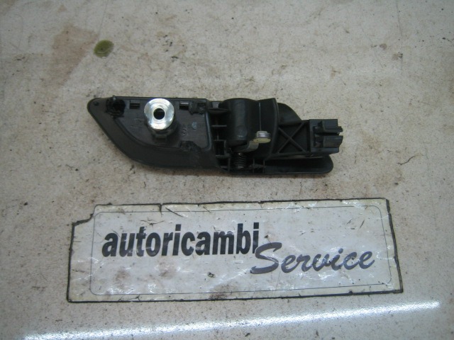 NOTRANJA KLJUKA  OEM N.  ORIGINAL REZERVNI DEL OPEL ASTRA H A04 L48 L08 L35 L67 R 5P/3P/SW (2007 - 2010) BENZINA LETNIK 2008