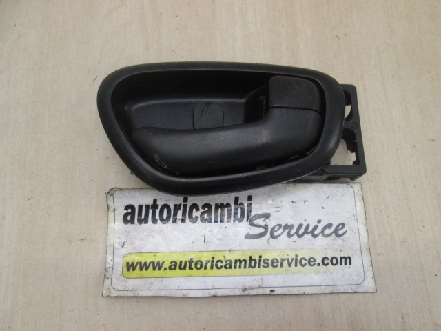 NOTRANJA KLJUKA  OEM N. 826230X000 ORIGINAL REZERVNI DEL HYUNDAI I10 PA MK1 R (2010- 2013) BENZINA LETNIK 2012