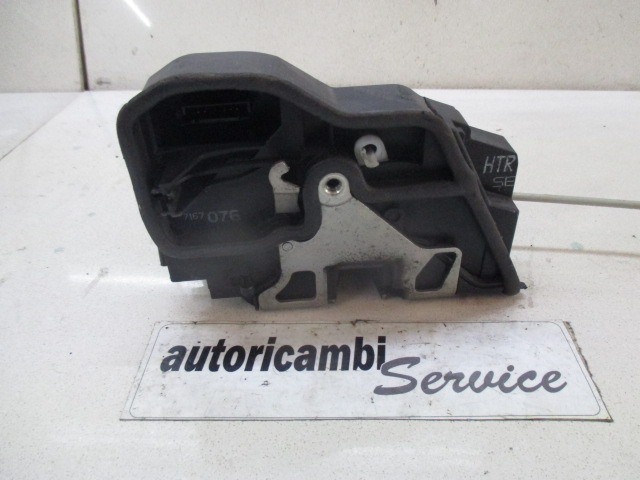 CENTRALNO ZAKLEPANJE ZADNJIH DESNIH VRAT OEM N. 51227202148 ORIGINAL REZERVNI DEL BMW SERIE 1 BER/COUPE/CABRIO E81/E82/E87/E88 LCI R (2007 - 2013) DIESEL LETNIK 2007