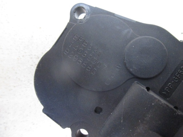 MOTORCEK OGREVANJA OEM N. 14032007 ORIGINAL REZERVNI DEL BMW SERIE 1 BER/COUPE/CABRIO E81/E82/E87/E88 LCI R (2007 - 2013) DIESEL LETNIK 2007