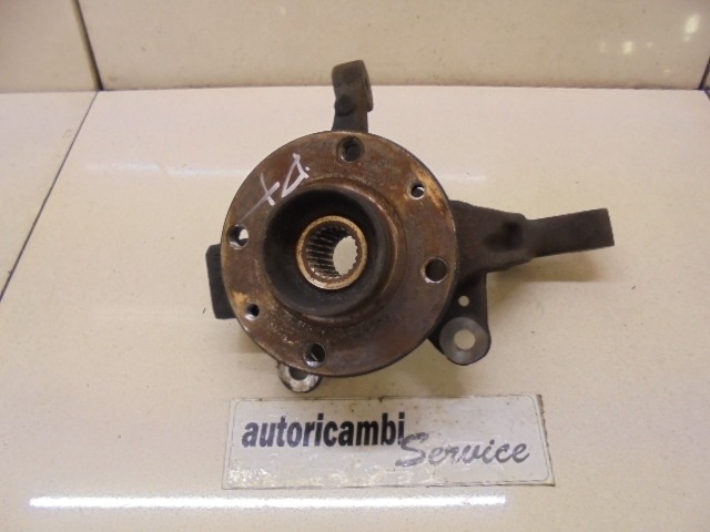 VRTLJIVI LEZAJ DESNO / PESTO KOLESA Z LEZAJEM SPREDAJ OEM N. 8200308649 ORIGINAL REZERVNI DEL RENAULT CLIO BR0//1 CR0/1 KR0/1 MK3 R (05/2009 - 2013) BENZINA/GPL LETNIK 2010