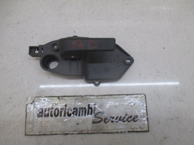 NOTRANJA KLJUKA  OEM N. 71732852 ORIGINAL REZERVNI DEL FIAT PANDA 169 (2003 - 08/2009) BENZINA LETNIK 2003