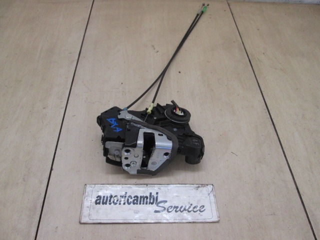 CENTRALNI ZAKLEP SPREDNJIH VRAT  OEM N. 6903042220 ORIGINAL REZERVNI DEL TOYOTA RAV 4 A3 MK3 (2006 - 03/2009) DIESEL LETNIK 2006